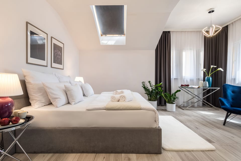 Superior Double Room | Desk, laptop workspace, blackout drapes, iron/ironing board