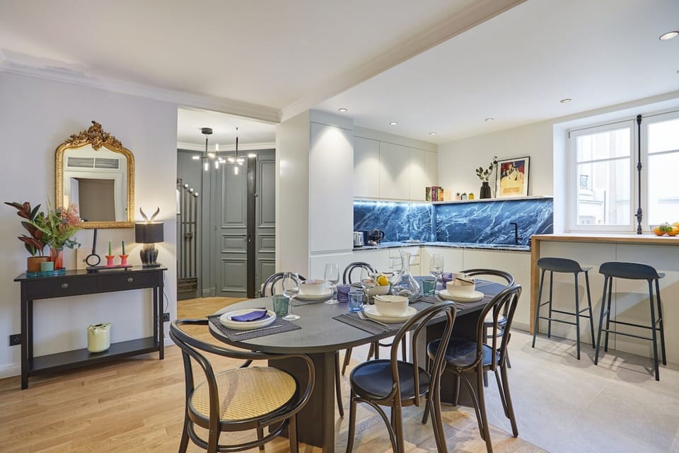 Apartment | Dining