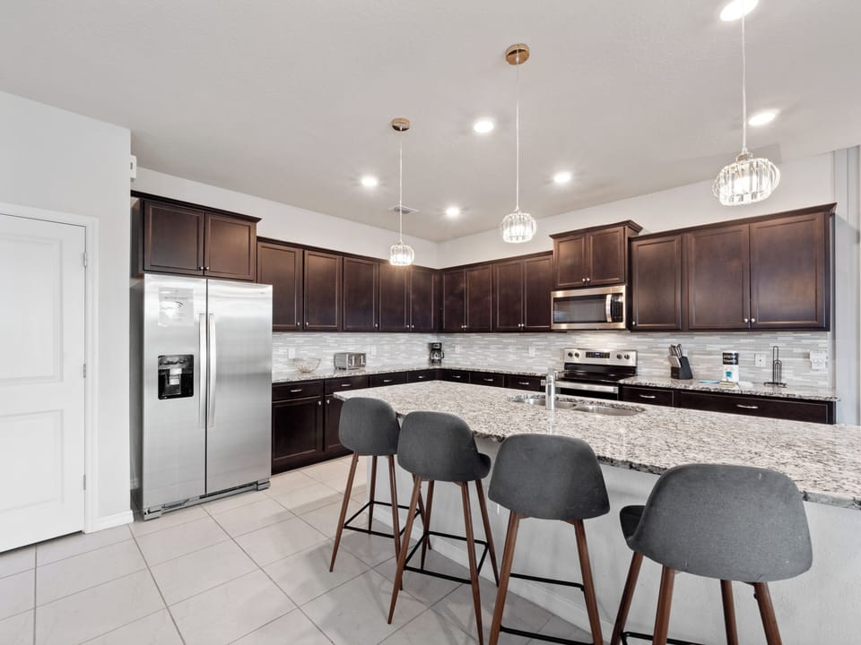 Full Size Kitchen with Basic Starter Essentials (see description) and Bar Stool Seating