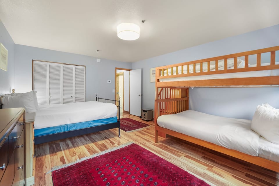 Condo, 2 Bedrooms | 2 bedrooms, iron/ironing board, free WiFi