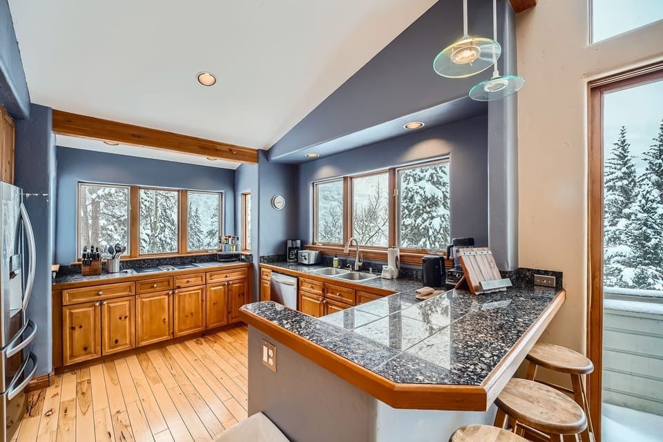 House, 3 Bedrooms | Private kitchen | Fridge, oven, coffee/tea maker, toaster