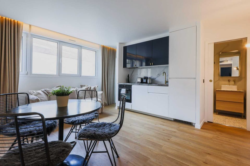Apartment | Dining