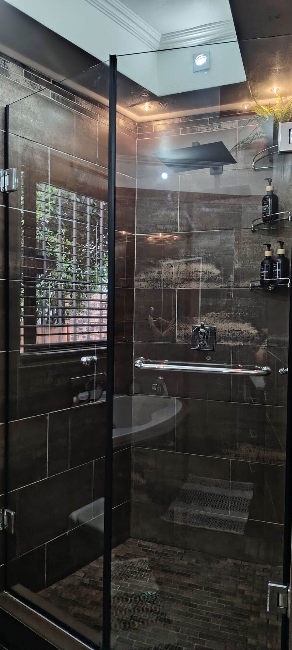 Room-indulgent Escape, Jet Bath, Stunnin Bed and Breakfast in Roodepoort