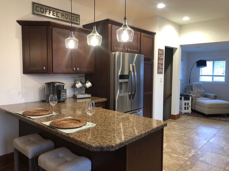 Kitchen peninsula for two.
