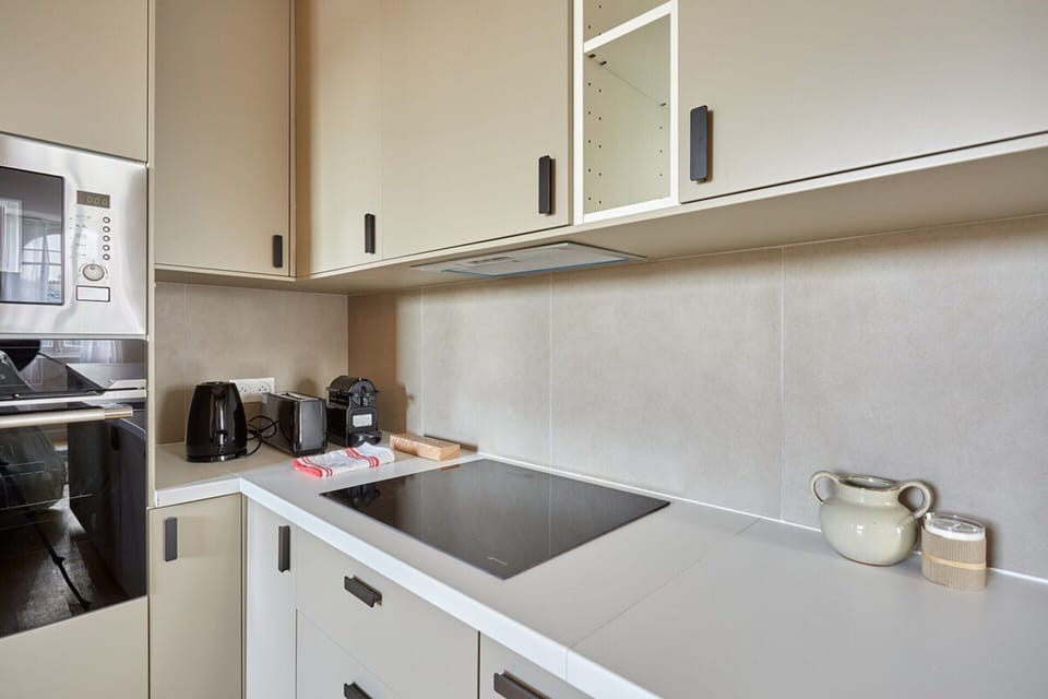 Apartment | Private kitchen | Coffee/tea maker, fridge, microwave, oven