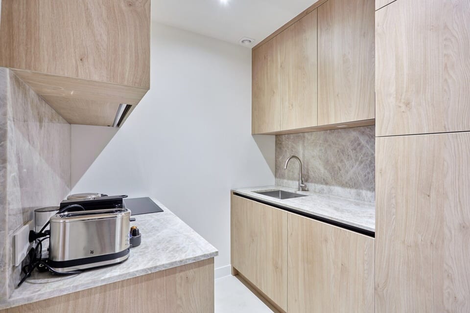 Apartment | Private kitchen | Fridge, microwave, stovetop, electric kettle
