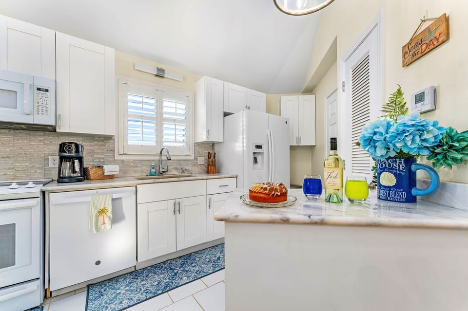 Fully stocked kitchen with all major appliances