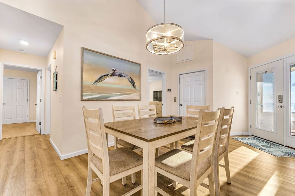 Dining room with seating for 6