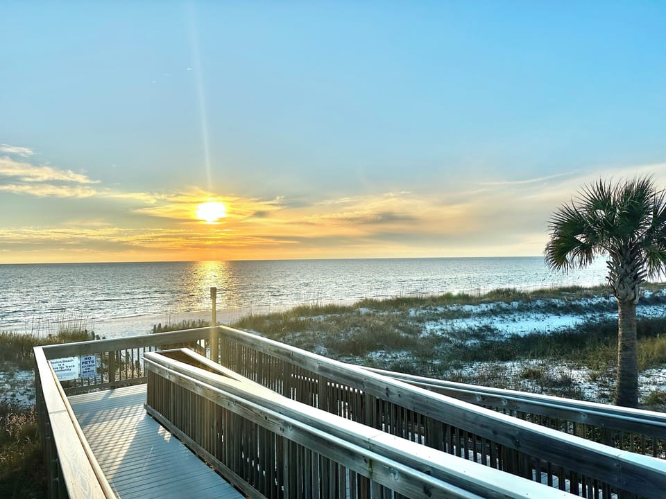 1 block to the beach