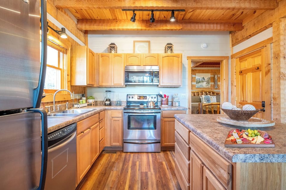 Living Waters Lodge's fully-equipped kitchen