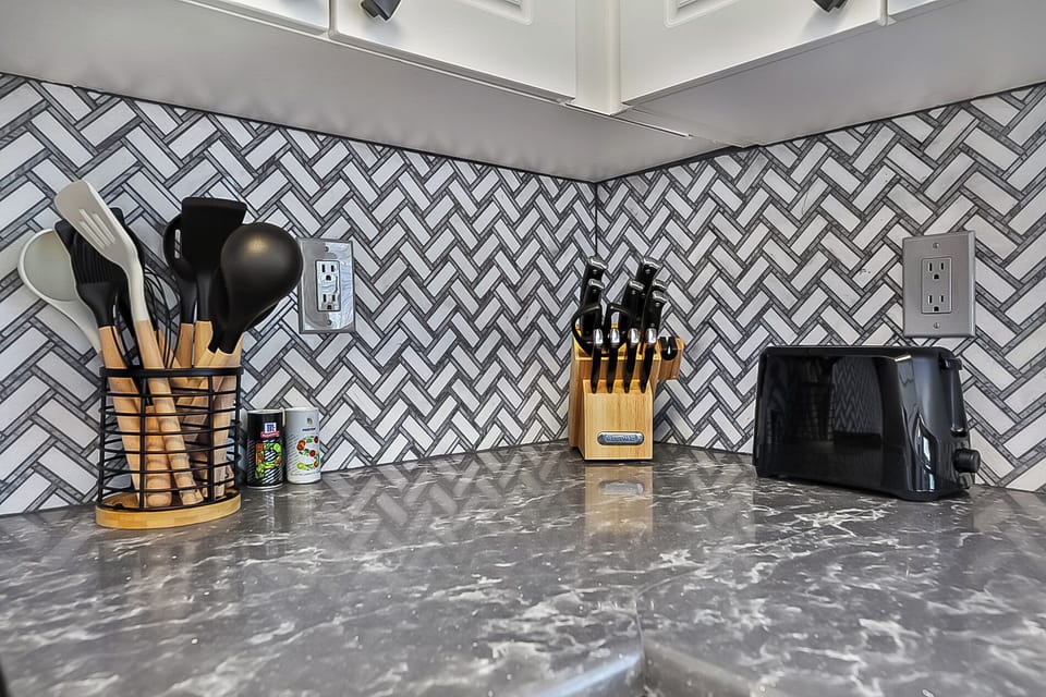 Utensils/Toaster