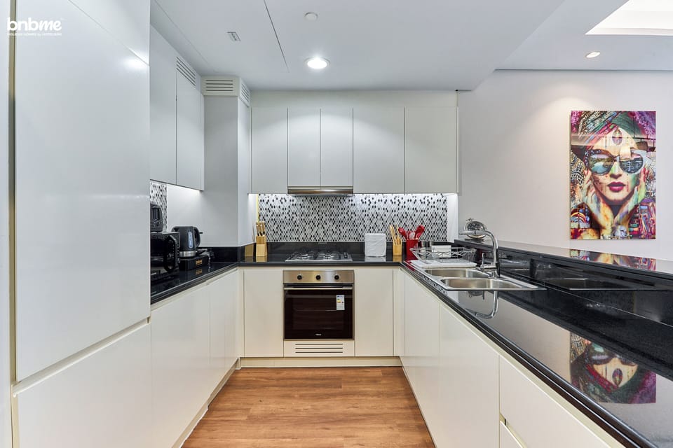 Luxury Apartment, 2 Bedrooms | Private kitchen | Coffee/tea maker, electric kettle, toaster