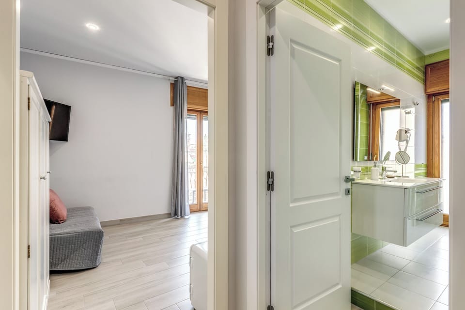 Quadruple Room, Balcony | Bathroom | Hair dryer, towels, soap, shampoo