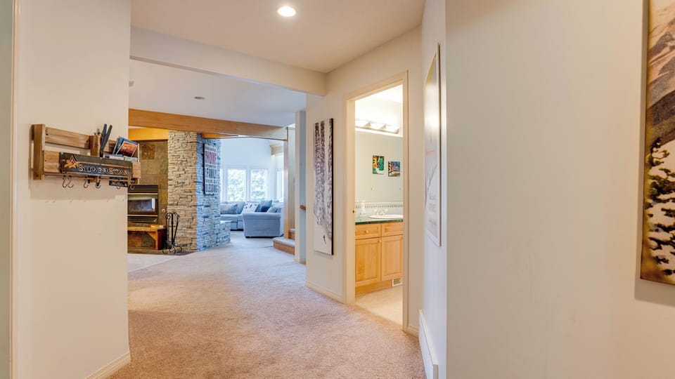 Hallway to Bedrooms 