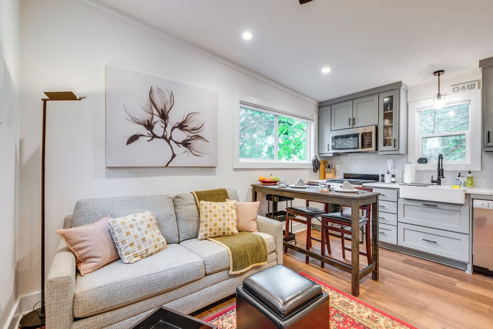 Single-Story Apartment | In-Unit Laundry | Central Heating & A/C