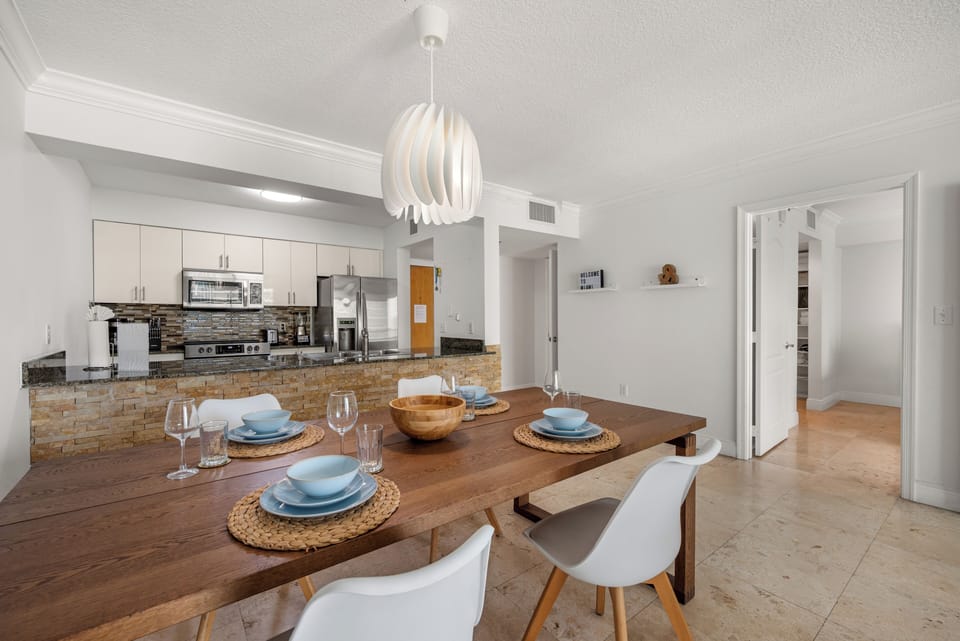 Luxury Apartment, Balcony, City View | Dining room