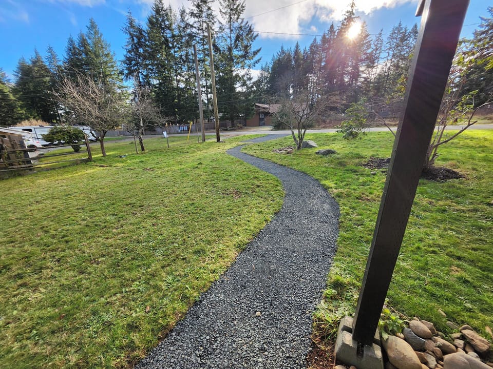 Path from parking spot to suite