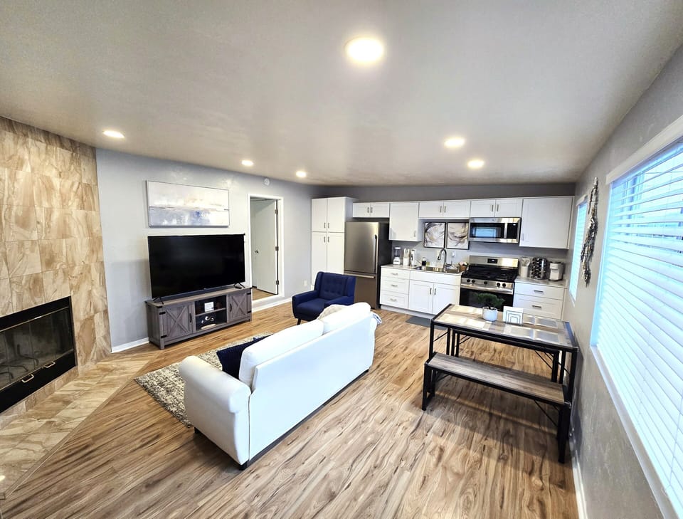 Living Room w/ sofa bed - High Tide Hideaway