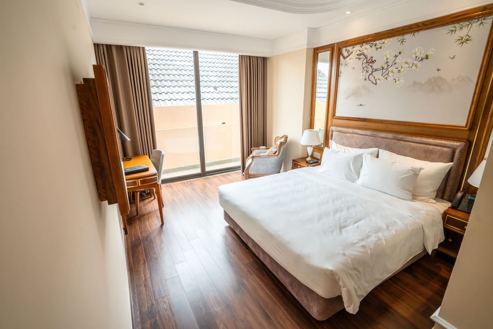 Superior Double Room, 1 King Bed | Minibar, in-room safe, desk, laptop workspace
