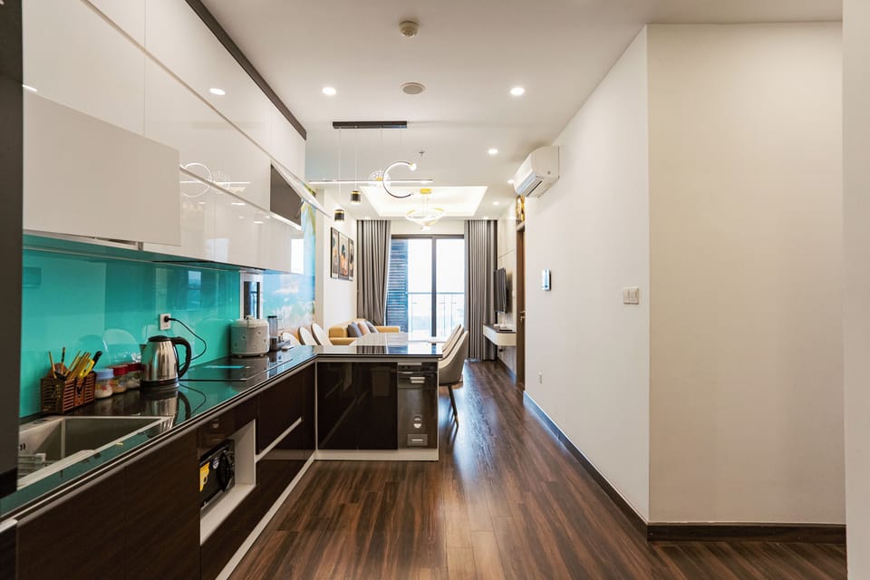 Luxury Apartment, City View, Tower | In-room dining