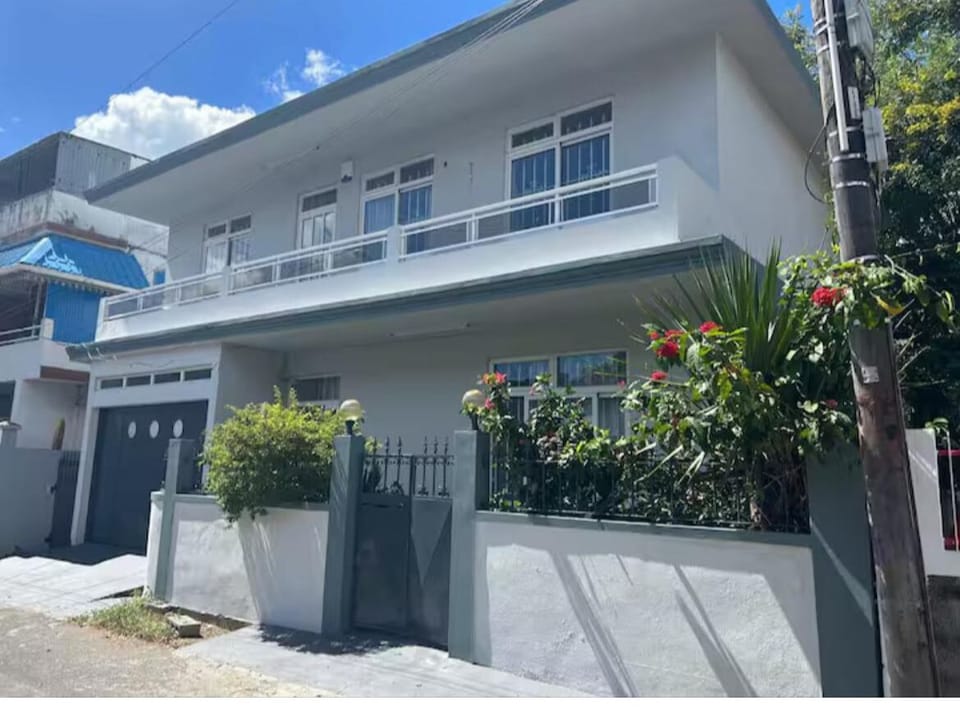 Spacious House in Quiet area. 3/4 Bedroom. 2 Bathrooms