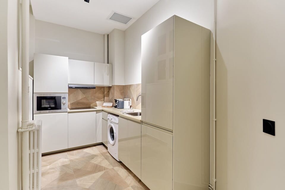 Apartment | Private kitchen | Coffee/tea maker, fridge, microwave, stovetop