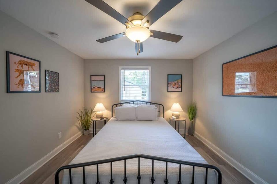 Full Bedroom