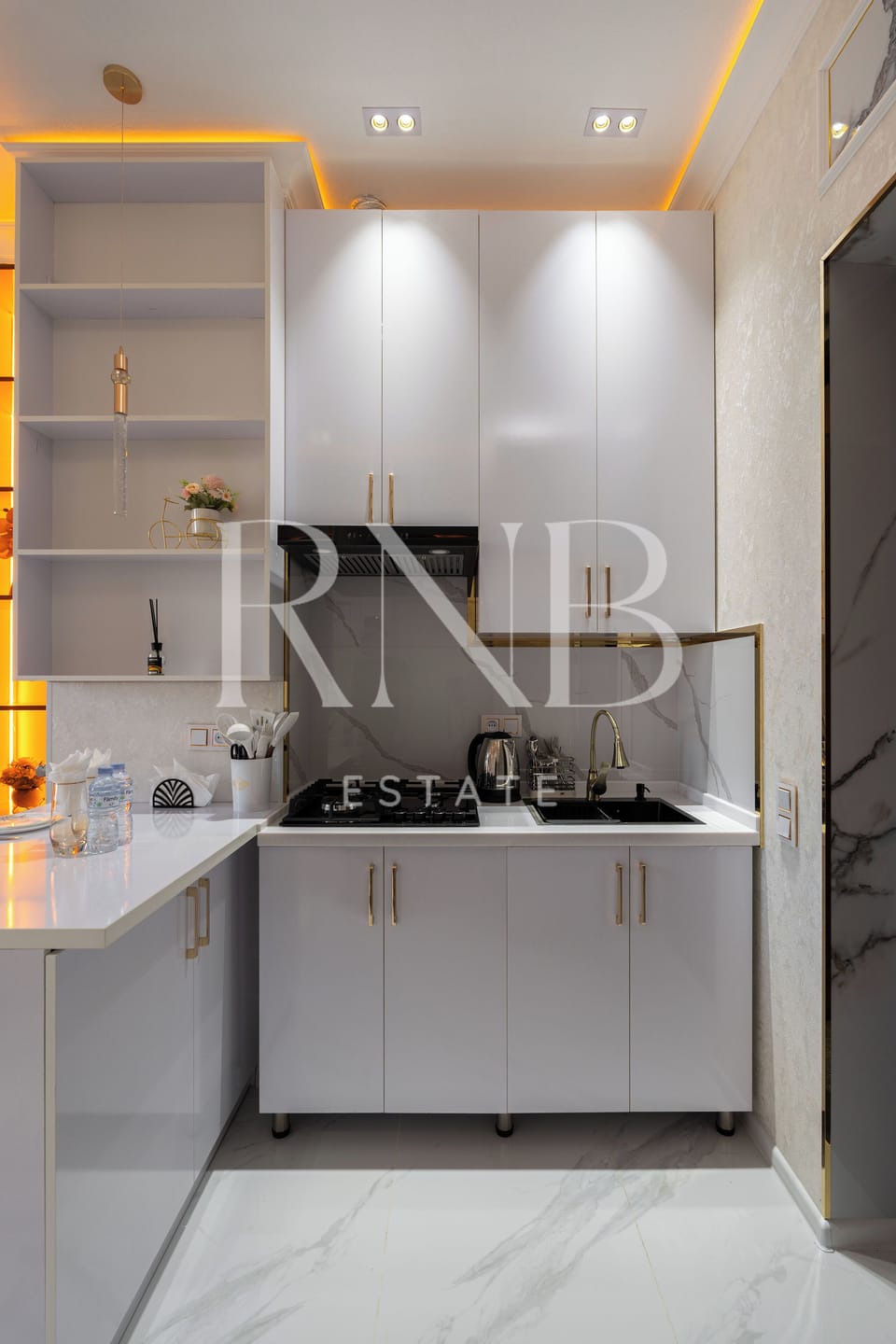 Comfort Condo, Balcony, City View | Private kitchen | Electric kettle