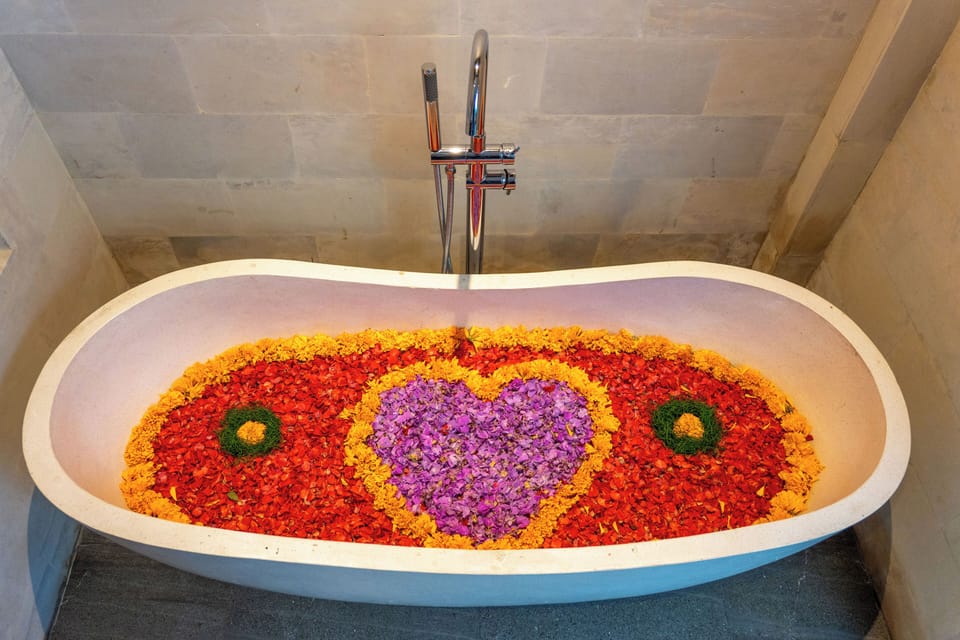 Private spa tub