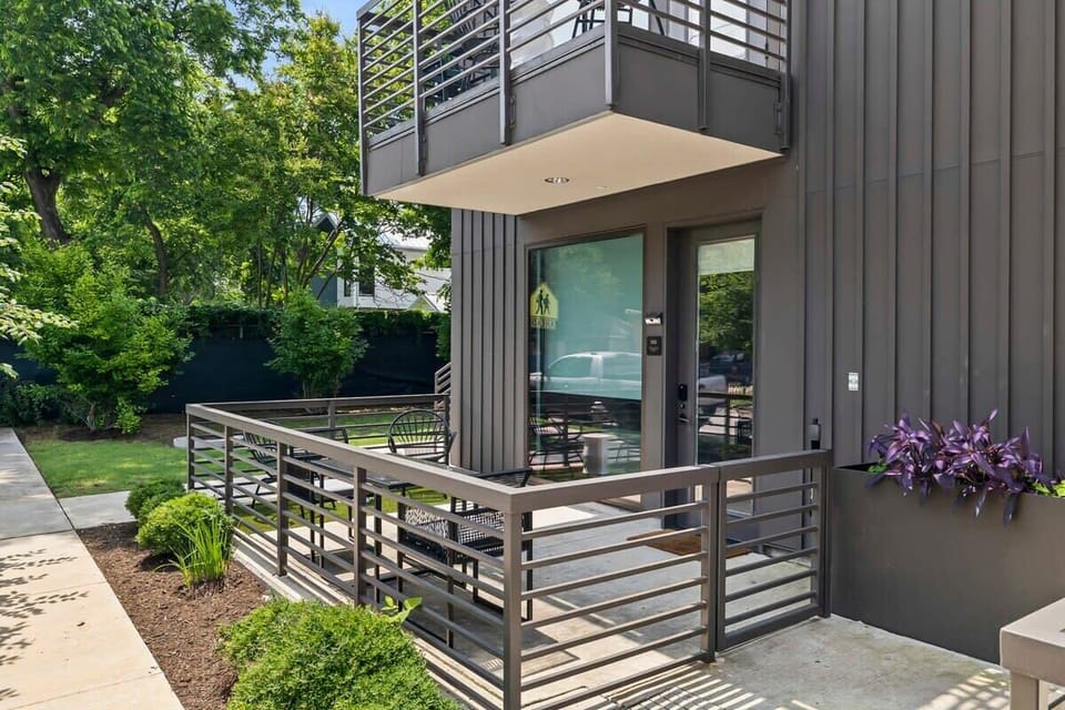 Patio with a ramp