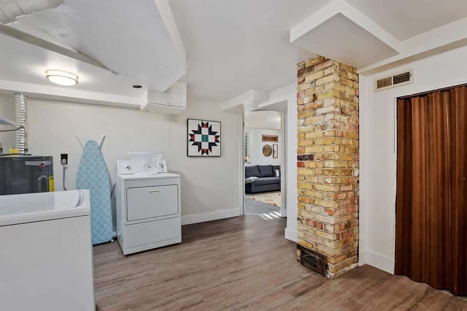 SHARED LAUNDRY #FurnishedMonthly #StayinMyDistrict #BookDirect
