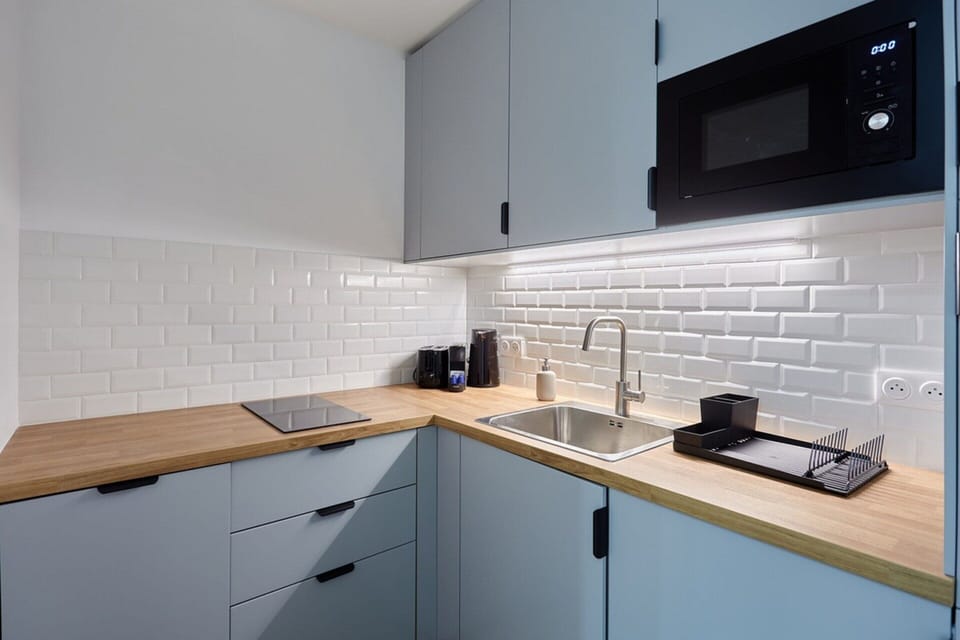 Apartment | Private kitchen | Coffee/tea maker, fridge, microwave, stovetop