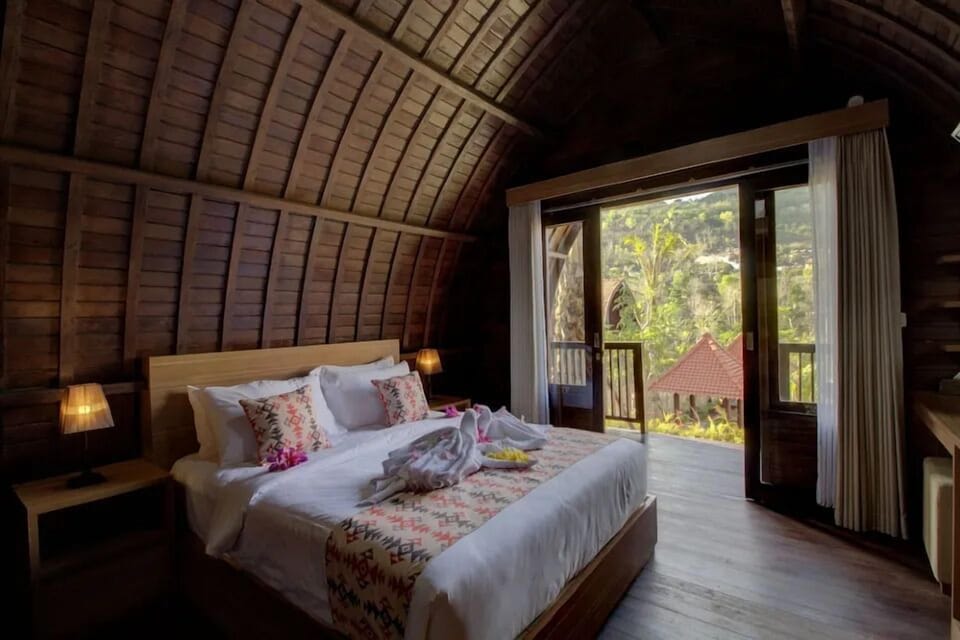 Deluxe Double Room, Pool View | Desk, free WiFi