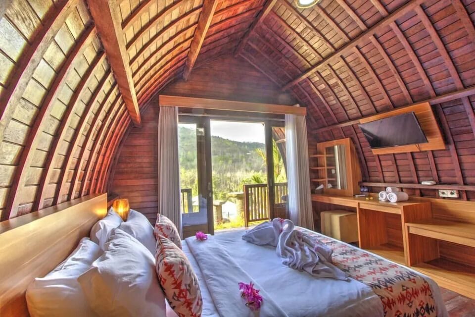 Deluxe Double Room, Pool View | Desk, free WiFi