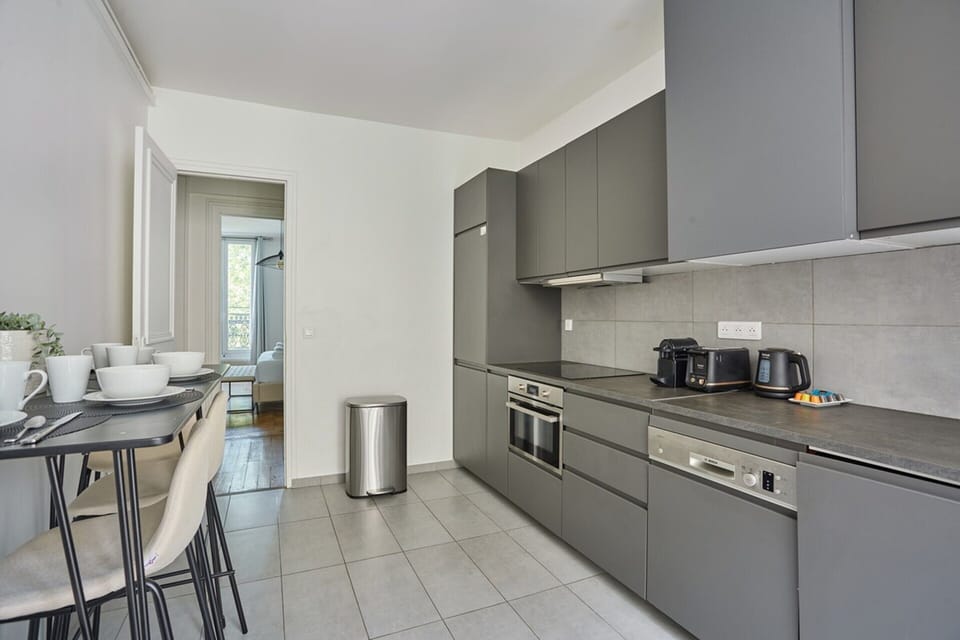 Apartment | Private kitchen | Cookware/dishes/utensils, cleaning supplies