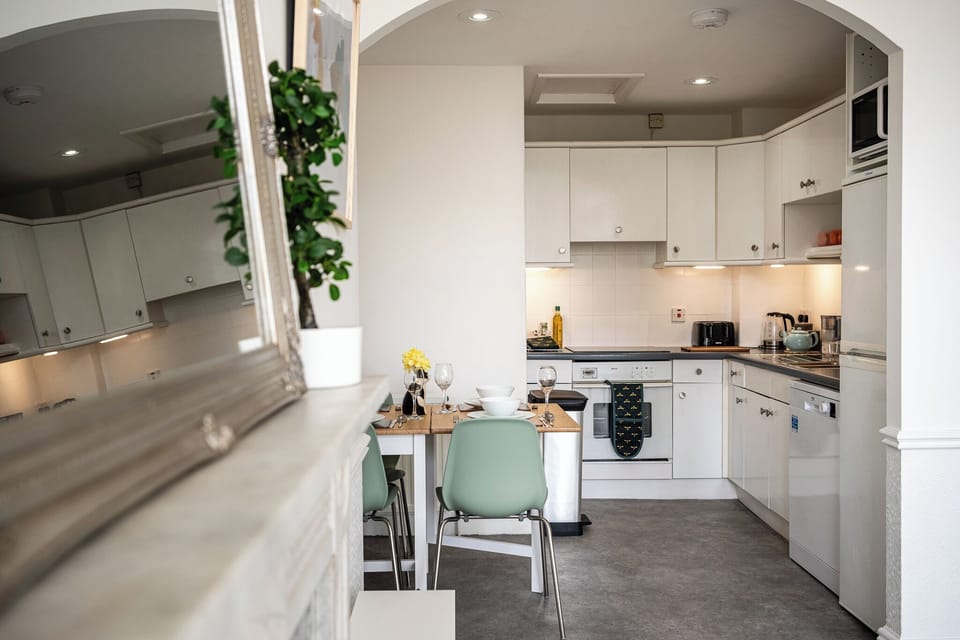 Apartment, City View | Private kitchen