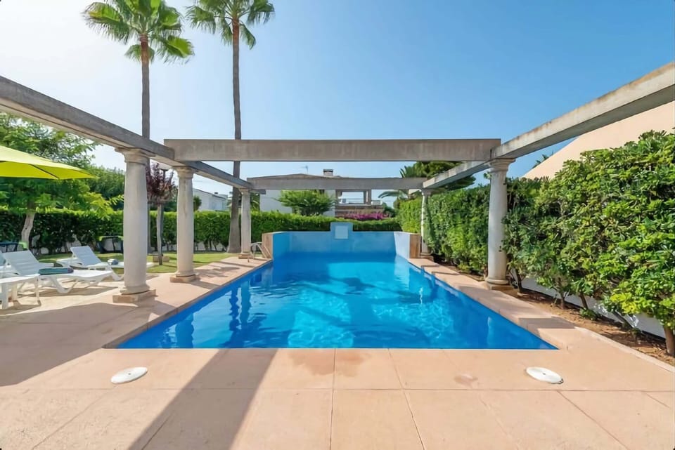 Holiday Home Swimming Pool