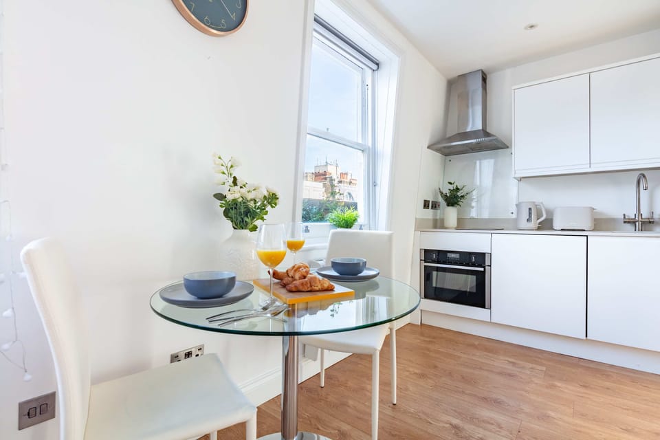 The kitchen and dining area