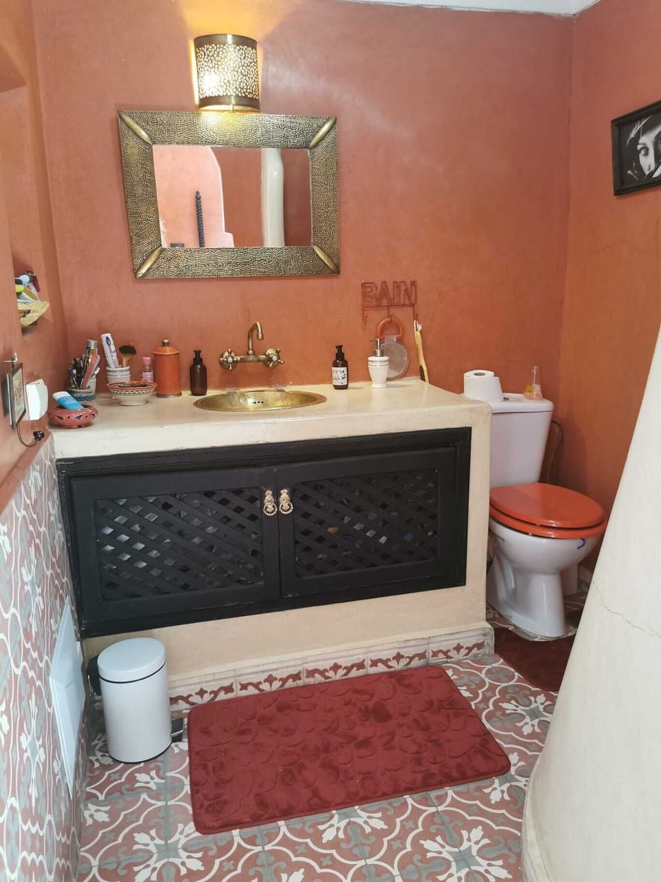 Deluxe House, City View | Bathroom | Hair dryer, bathrobes, towels, soap