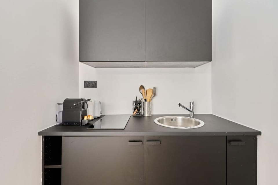 Apartment | Private kitchen | Coffee/tea maker, fridge, microwave, stovetop
