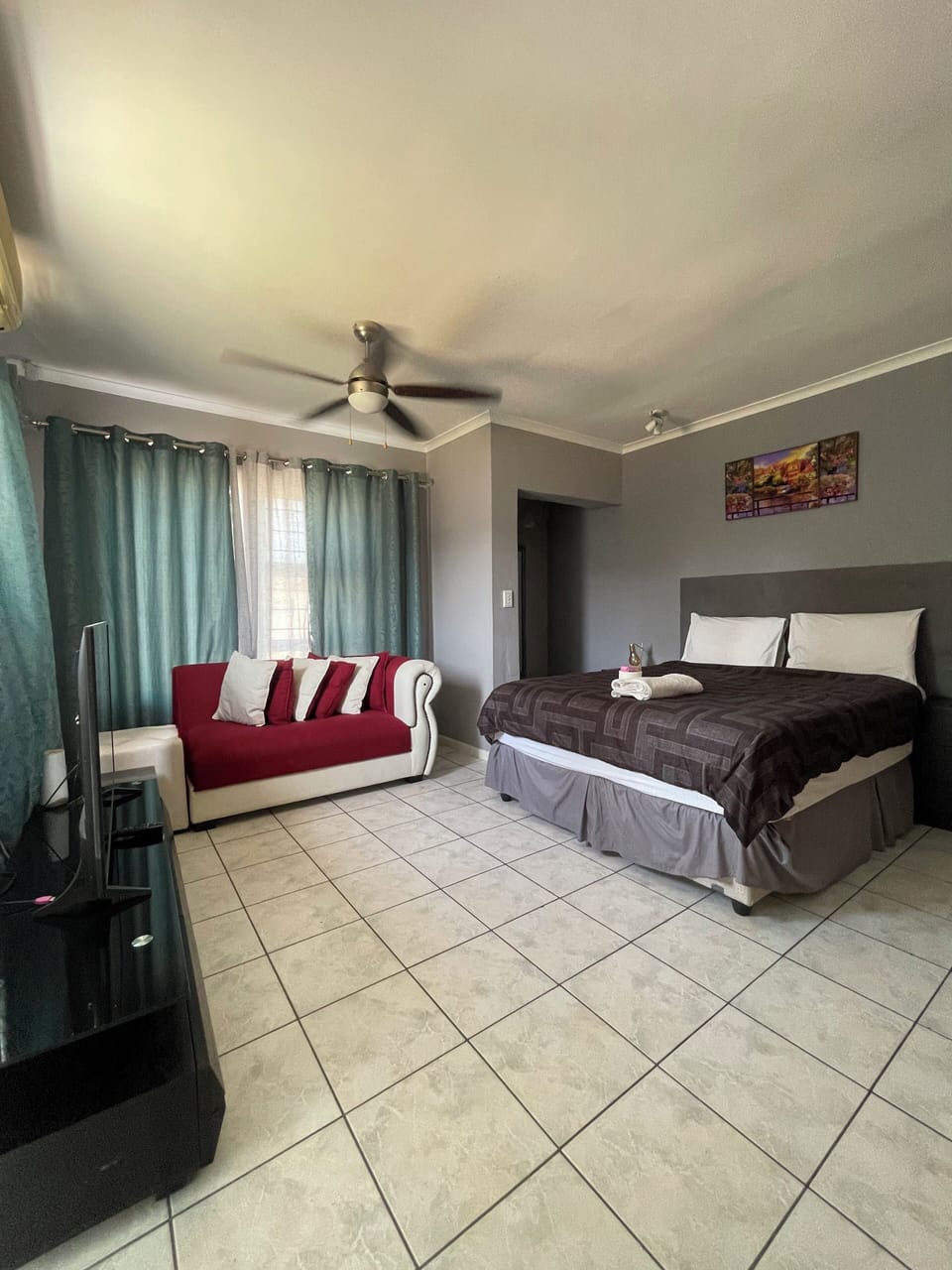 Comfort Room, 1 Queen Bed, Pool View | Free WiFi, wheelchair access