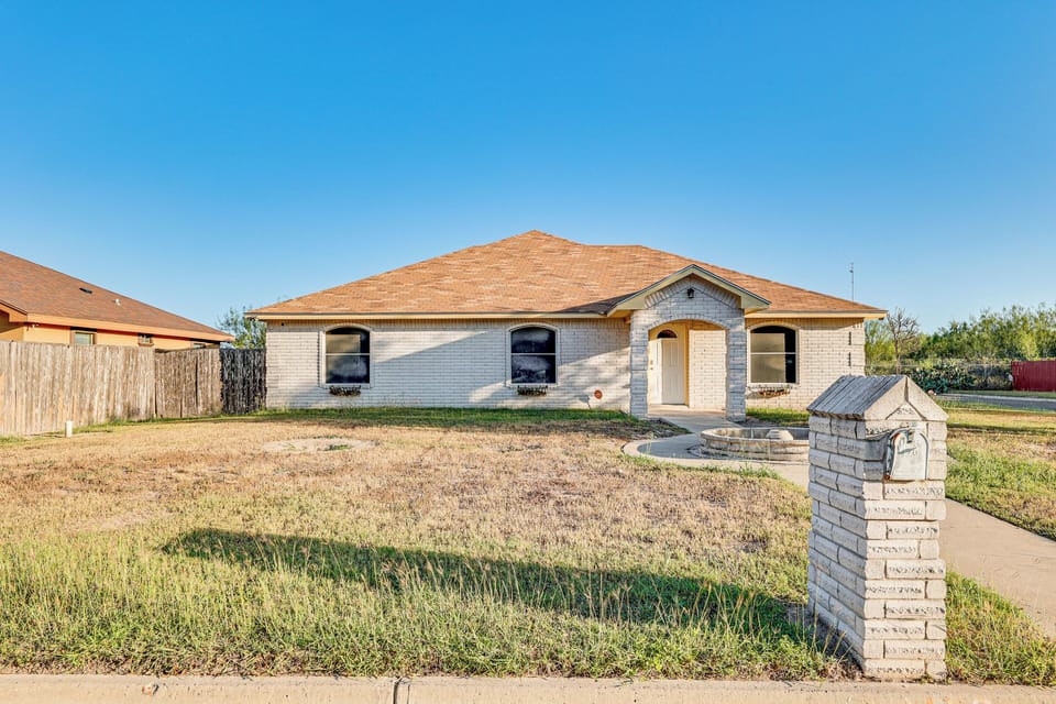 House (3 Bedrooms) | Front of property