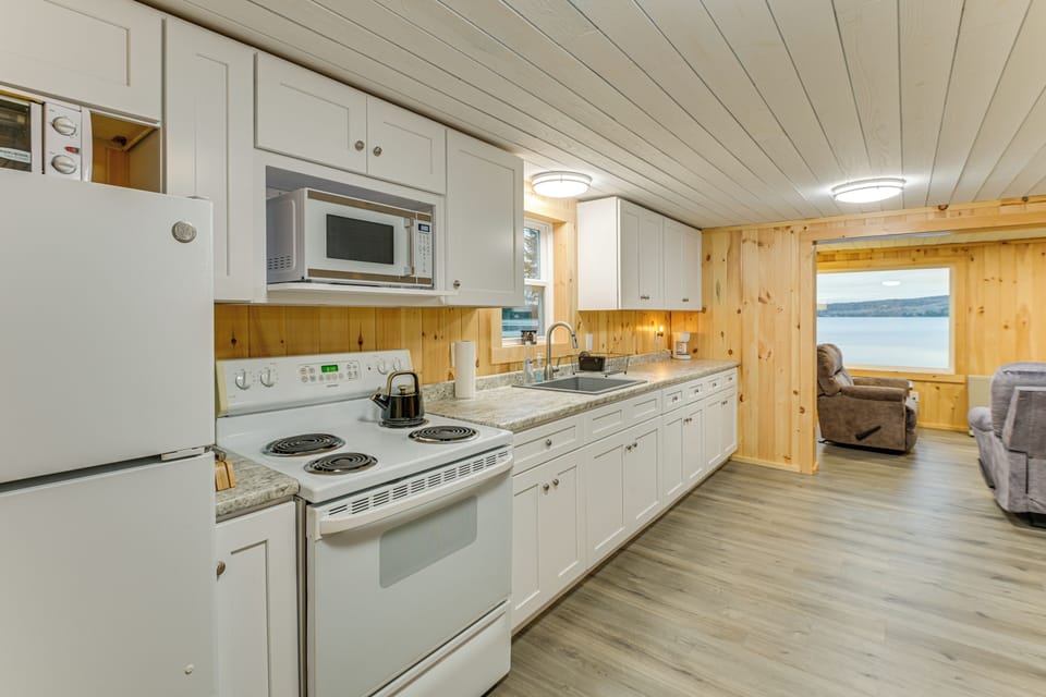 House (2 Bedrooms) | Interior