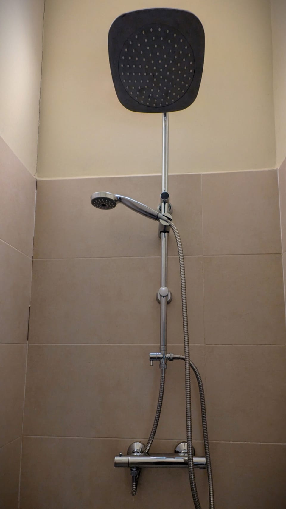 Comfort Chalet, Private Bathroom, Garden View | Bathroom | Shower, free toiletries, towels, soap