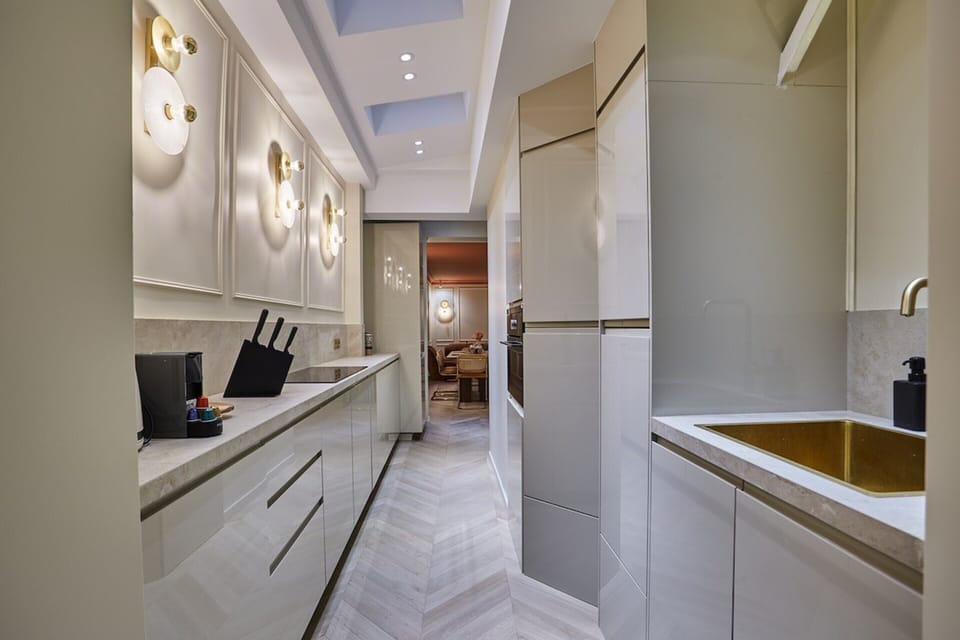Apartment | Private kitchen | Fridge, microwave, oven, stovetop