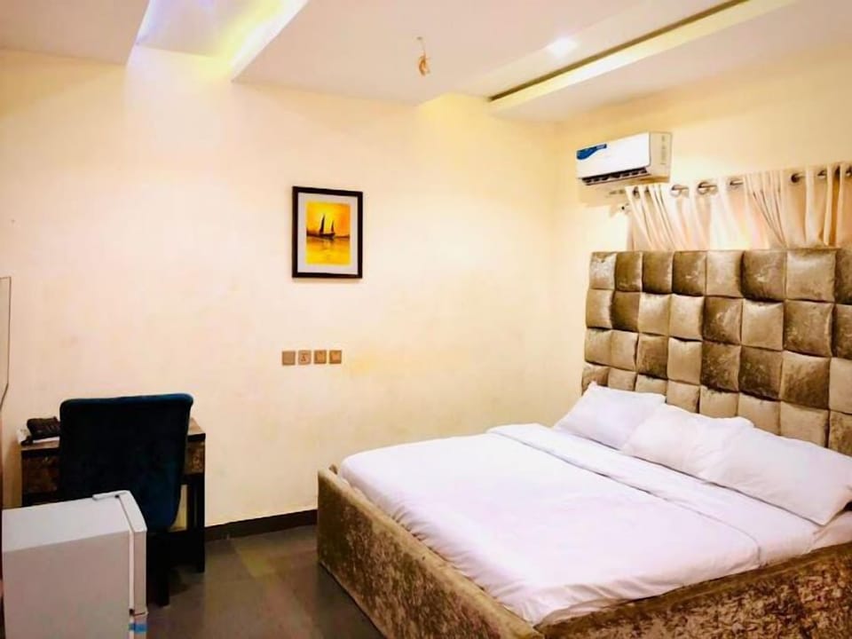 Comfort Room, Balcony, City View | Desk, laptop workspace, free WiFi