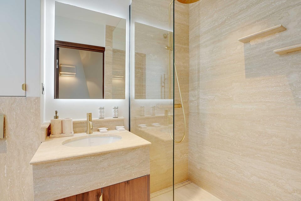 Apartment | Bathroom | Hair dryer