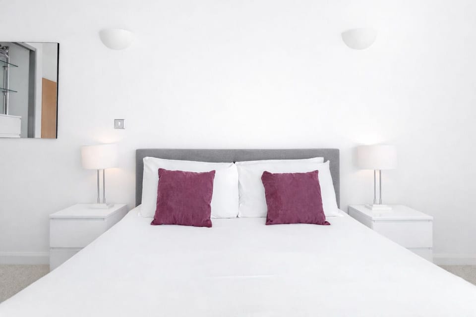 Apartment, 1 King Bed | 1 bedroom, in-room safe, iron/ironing board, WiFi (free)
