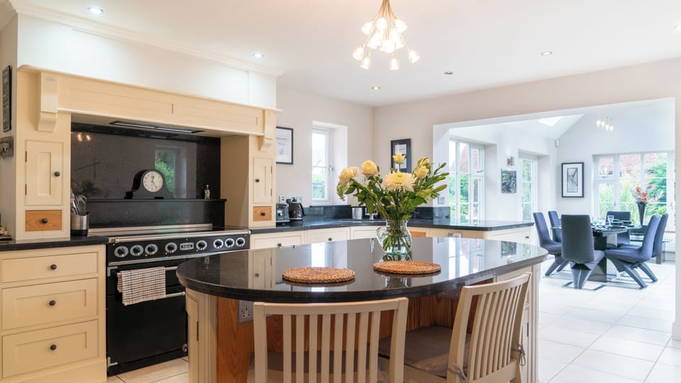 Classic House, Patio | Private kitchen | Coffee/tea maker, electric kettle