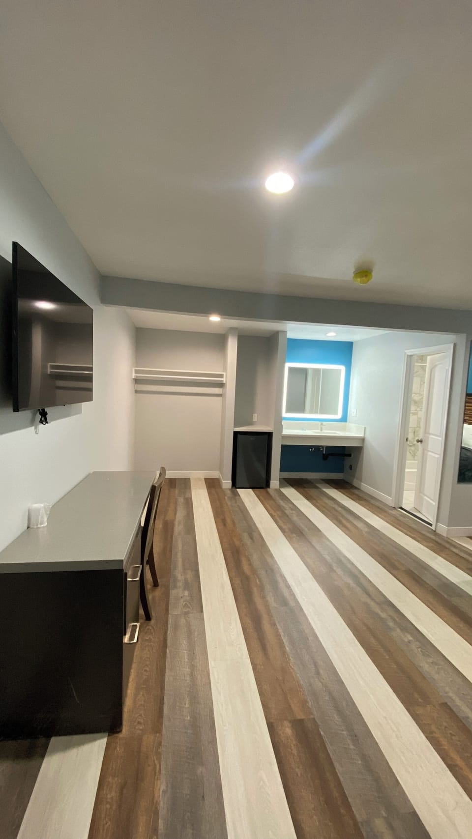 Basic Single Room | Free WiFi, bed sheets